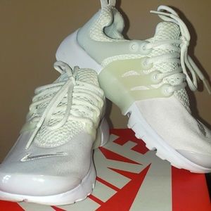 EUC Kids Nike Presto Sneaker
